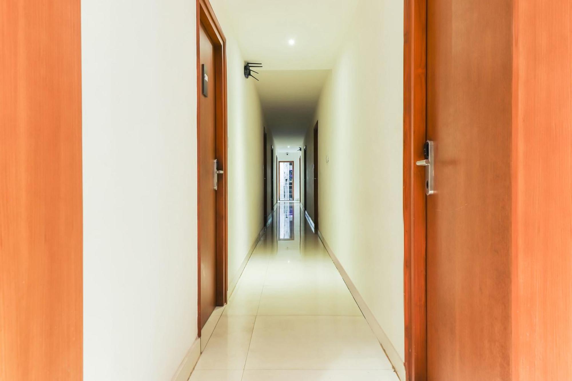 Super Townhouse Rcc Lamps Hotel Visakhapatnam Bagian luar foto