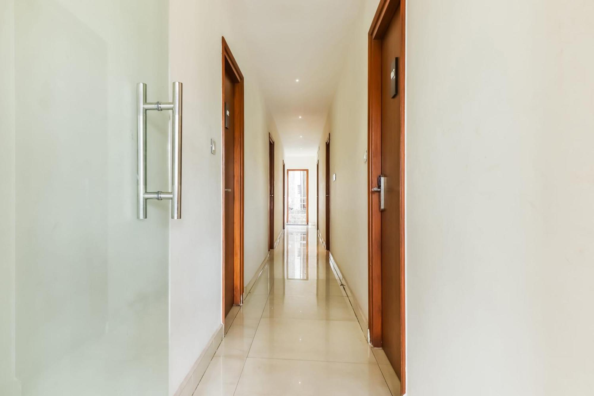 Super Townhouse Rcc Lamps Hotel Visakhapatnam Bagian luar foto