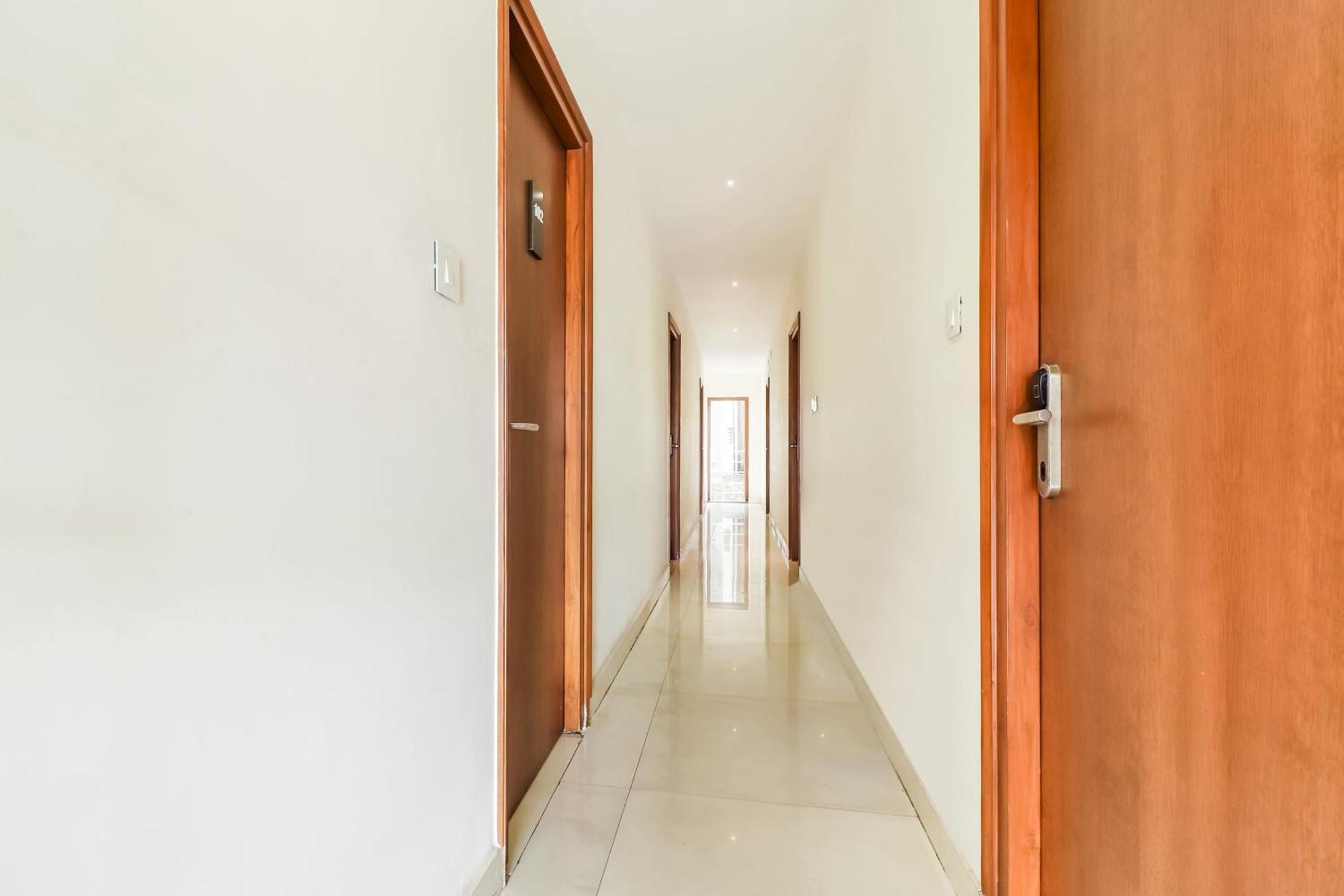Super Townhouse Rcc Lamps Hotel Visakhapatnam Bagian luar foto
